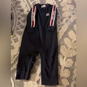 Moncler baby grow